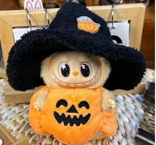 labubu-pumpkin outfit